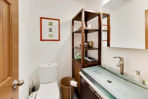 $460,000 | 5400 South Hyde Park Boulevard, Unit B12, Chicago, IL 60615