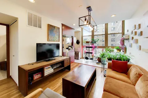 $460,000 | 5400 South Hyde Park Boulevard, Unit B12, Chicago, IL 60615