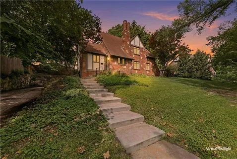 $470,000 | 6712 Linden Road, Kansas City, MO 64113