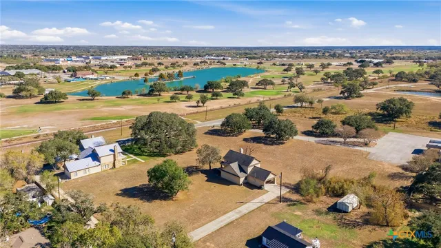 $424,650 | 1301 Railroad, Cuero, TX 77954