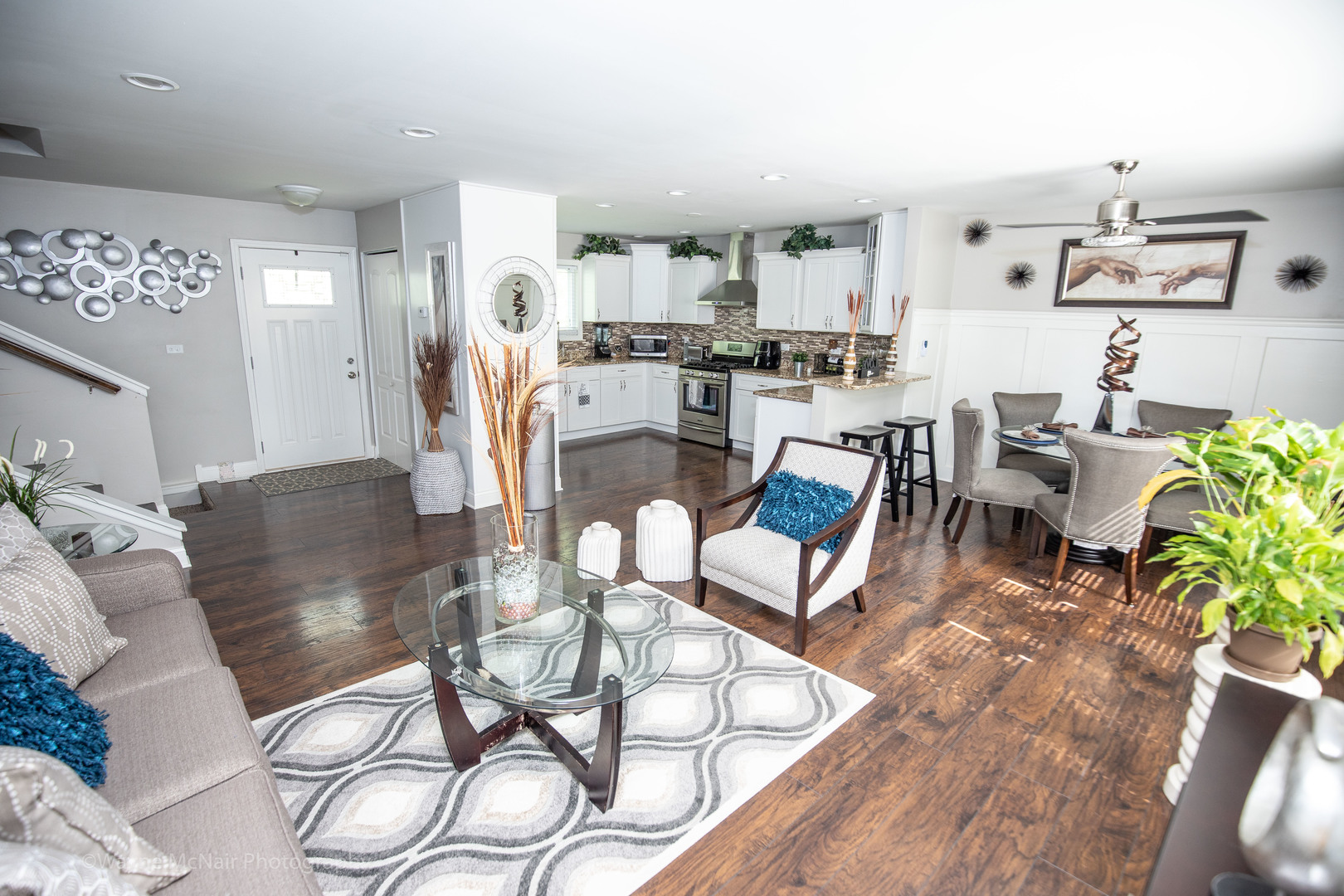 103 Huntingwood Road Matteson, IL 60443 - Photo 4 of 19 a living room with dining room and wooden floor