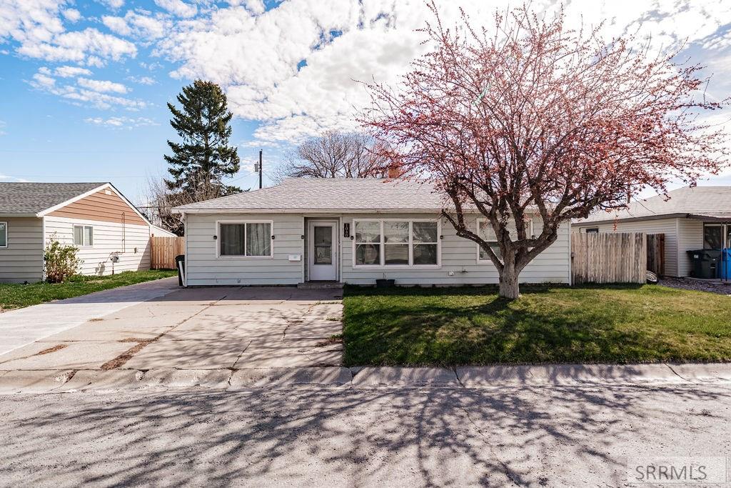 1040 Everett Avenue Pocatello, ID 83201 - Photo 3 of 37