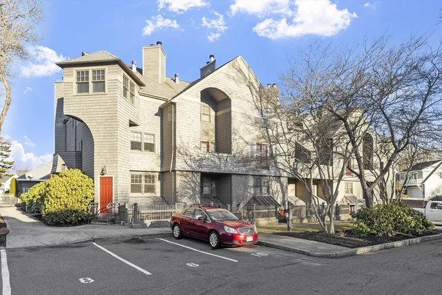 $499,000 | 27 R West Street, Unit 8, Beverly, MA 01915