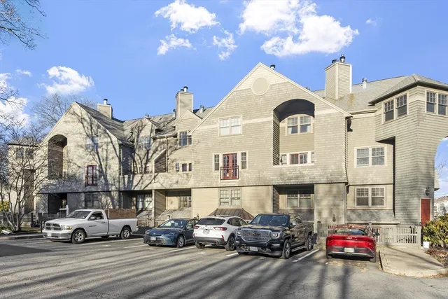 $499,000 | 27 R West Street, Unit 8, Beverly, MA 01915