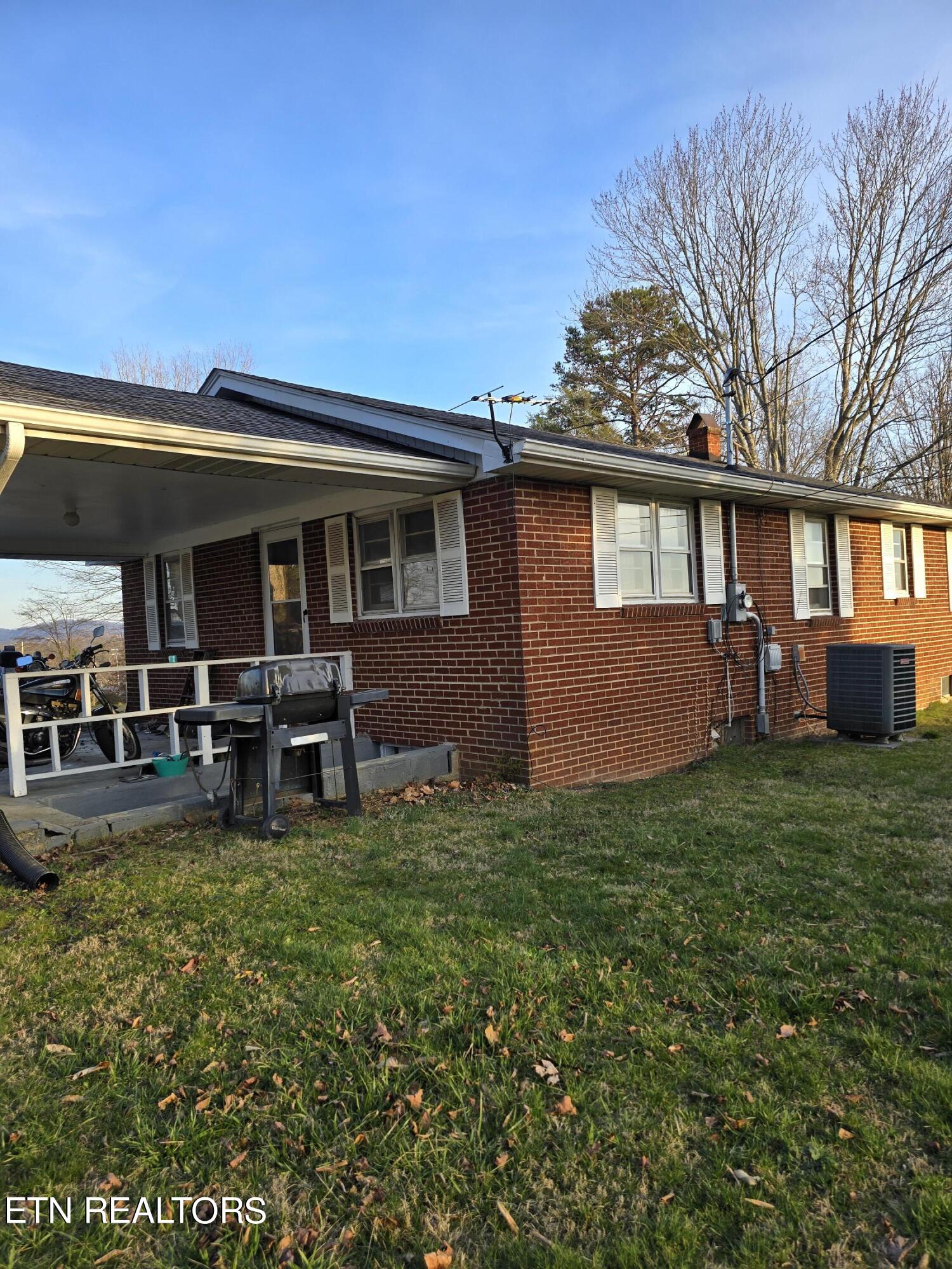 1206 Buchanan Road Tazewell, TN 37879 - Photo 3 of 14 20240221_172809