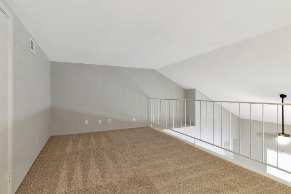 14777 Wunderlich Drive, Unit 1604 Houston, TX 77069 - Photo 18 of 19 a view of entryway