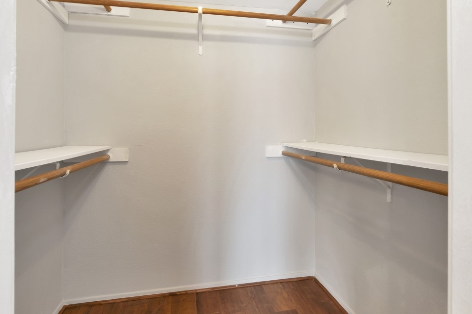 14777 Wunderlich Drive, Unit 1604 Houston, TX 77069 - Photo 6 of 19 a view of a room with shelf