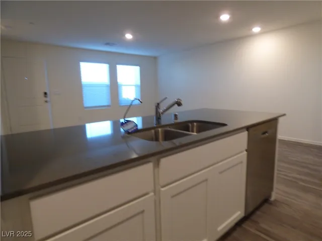 $1,895 | 9428 Emerald Mesa Street, Las Vegas, NV 89139