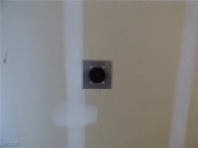 $1,895 | 9428 Emerald Mesa Street, Las Vegas, NV 89139