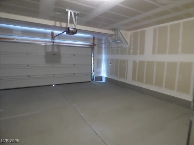 $1,895 | 9428 Emerald Mesa Street, Las Vegas, NV 89139