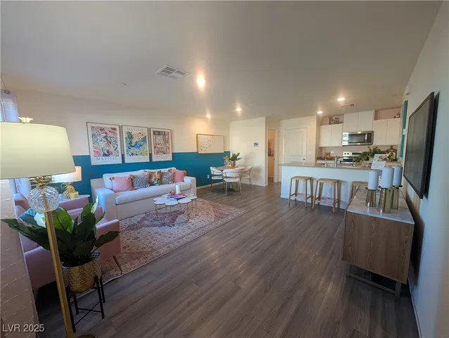 $1,895 | 9428 Emerald Mesa Street, Las Vegas, NV 89139