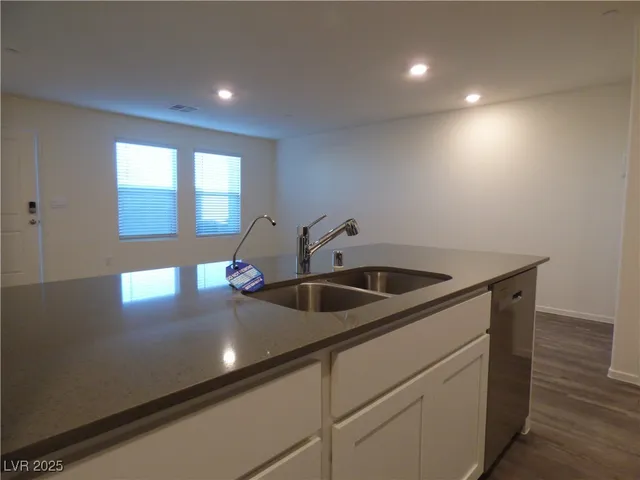 $1,895 | 9428 Emerald Mesa Street, Las Vegas, NV 89139