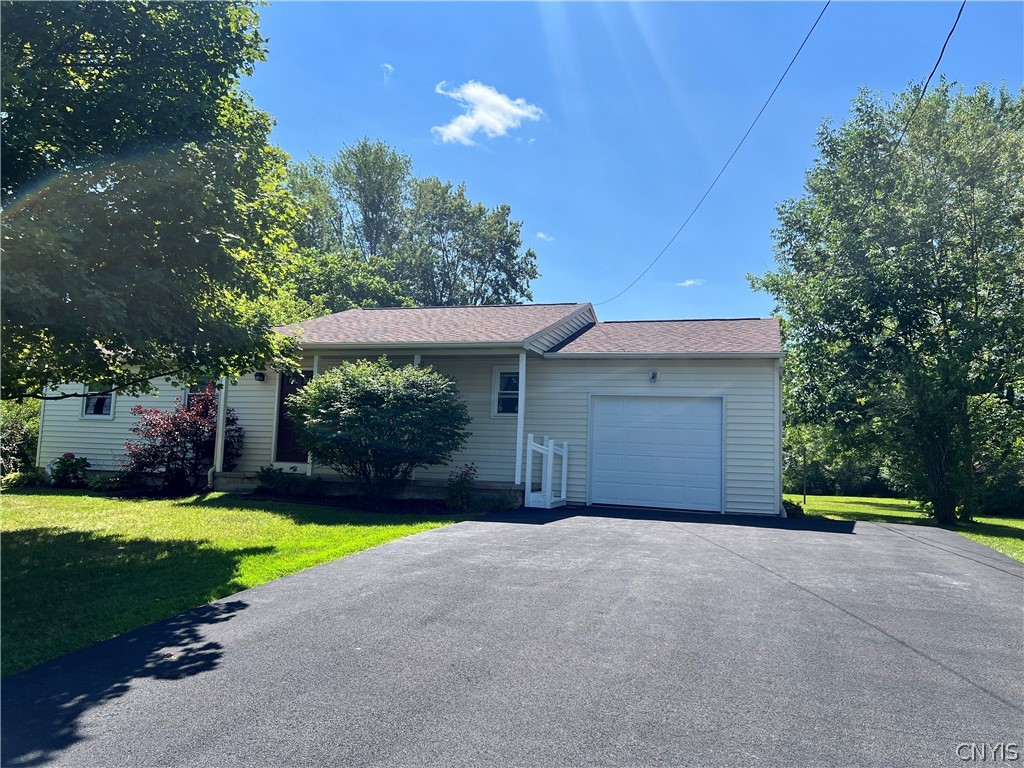 8615 Weaver Road Cicero, NY 13039 - Photo 2 of 26 Gallery Image 2