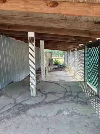 a view of back yard of the house