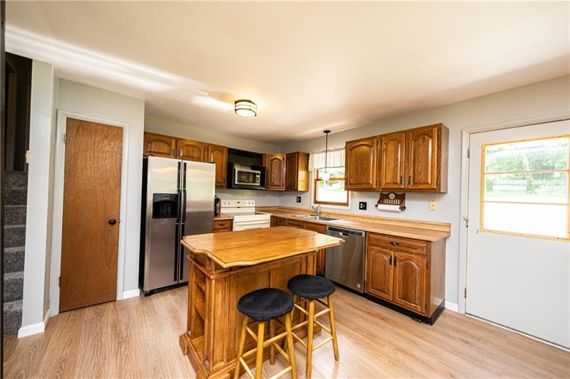 2008 Whitfield Road Clairton, PA 15025 - Photo 4 of 17 Gallery Image 4
