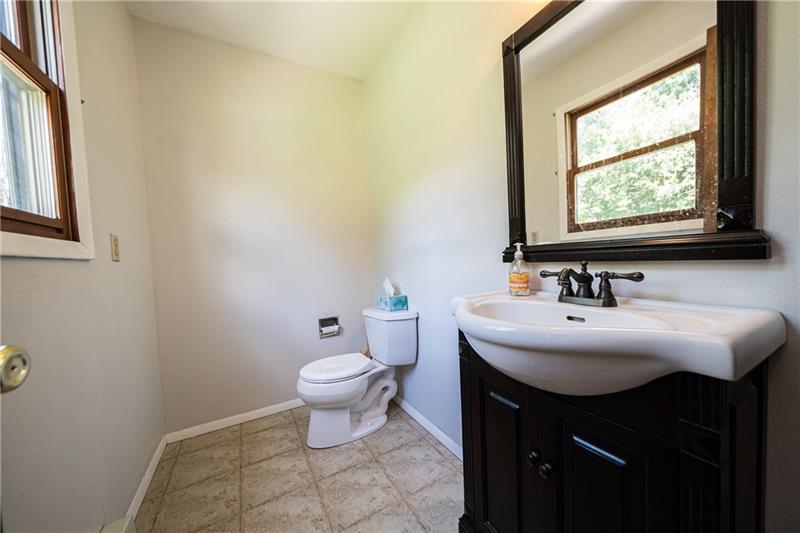 2008 Whitfield Road Clairton, PA 15025 - Photo 8 of 17 Gallery Image 8