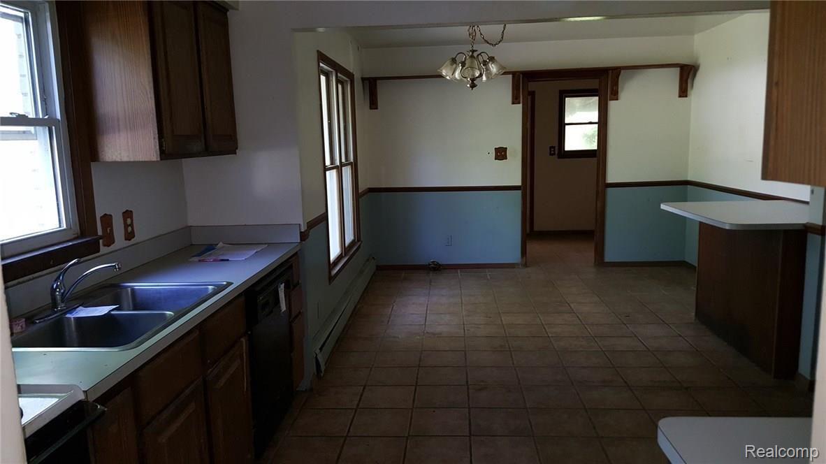 1080 Michelson Road Rochester, MI 48307 - Photo 8 of 15 20160603_171403.jpg