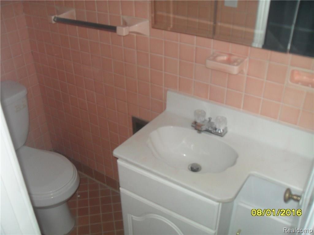 20400 Renfrew Road Detroit, MI 48221 - Photo 21 of 66 20400 Renfrew (14).JPG