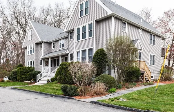 $305,000 | 23 Stefaniak Avenue, Unit 1, Webster, MA 01570