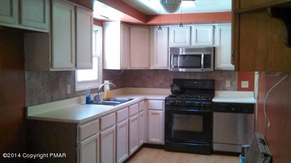 693 Toll Road Effort, PA 18330 - Photo 4 of 7 693 Toll Road Kitchen (3)