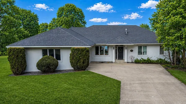 $1,100,000 | 1405 Geneva Drive, Alexandria, MN 56308