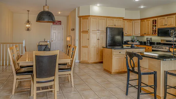$1,100,000 | 1405 Geneva Drive, Alexandria, MN 56308