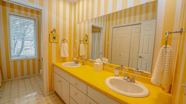 $1,100,000 | 1405 Geneva Drive, Alexandria, MN 56308