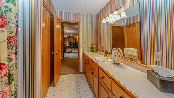 $1,100,000 | 1405 Geneva Drive, Alexandria, MN 56308