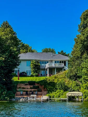 $1,100,000 | 1405 Geneva Drive, Alexandria, MN 56308