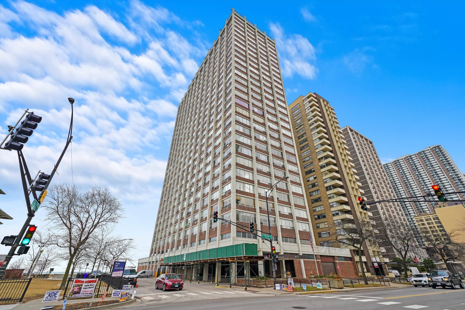 6171 North Sheridan Road, Unit 1401 Chicago, IL 60660 - Photo 1 of 29 a front view of a building