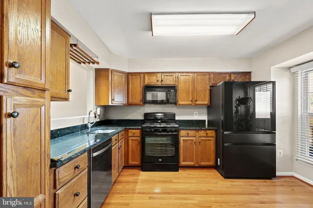 $600,000 | 14501 Brookmoor Lane, Centreville, VA 20120