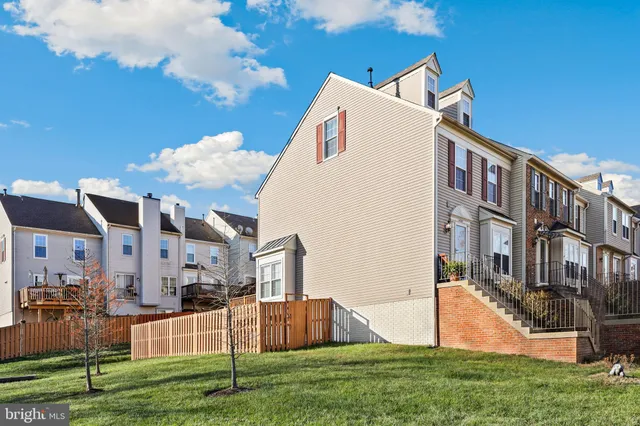 $600,000 | 14501 Brookmoor Lane, Centreville, VA 20120