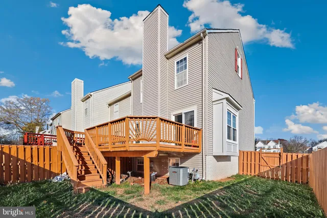 $600,000 | 14501 Brookmoor Lane, Centreville, VA 20120