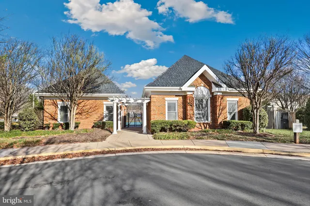 $600,000 | 14501 Brookmoor Lane, Centreville, VA 20120
