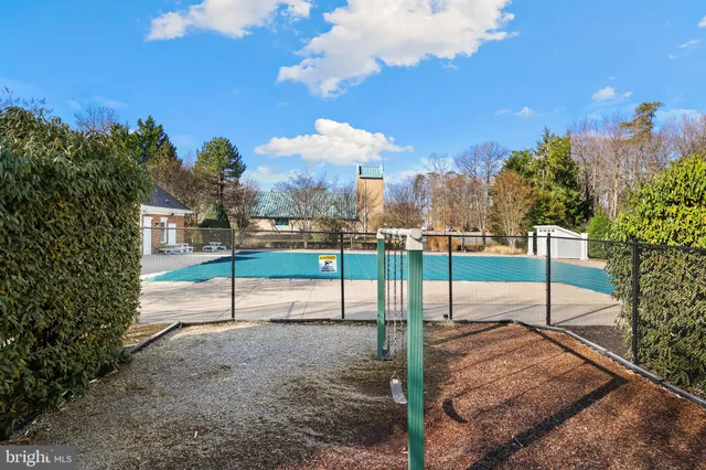 $600,000 | 14501 Brookmoor Lane, Centreville, VA 20120