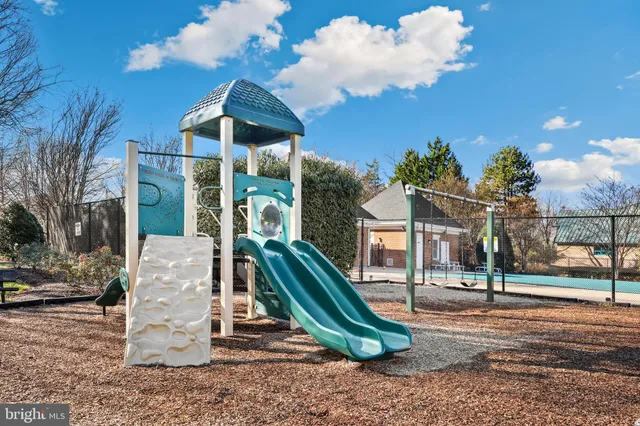 $600,000 | 14501 Brookmoor Lane, Centreville, VA 20120