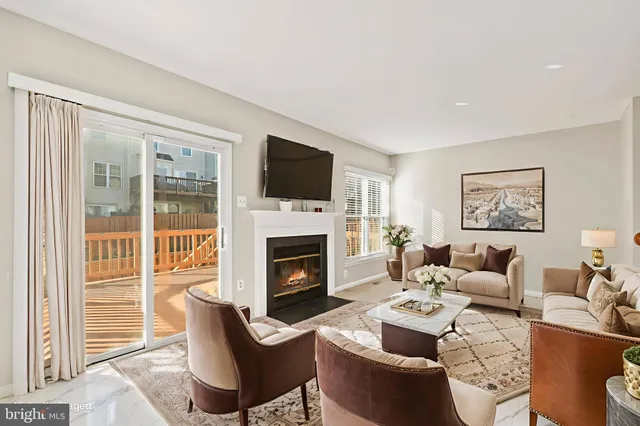 $600,000 | 14501 Brookmoor Lane, Centreville, VA 20120