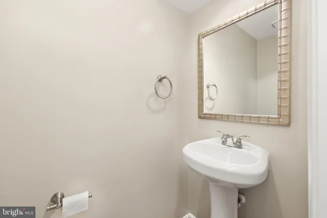 $600,000 | 14501 Brookmoor Lane, Centreville, VA 20120