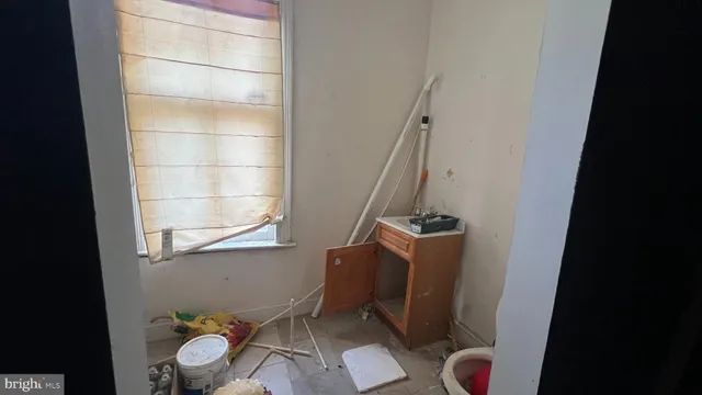 a bathroom with a toilet