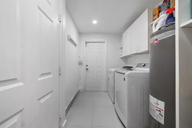 a view of utility room