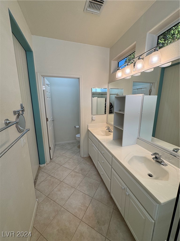 3025 Fort Stanwix Road Henderson, NV 89052 - Photo 30 of 45 Private Water Closet