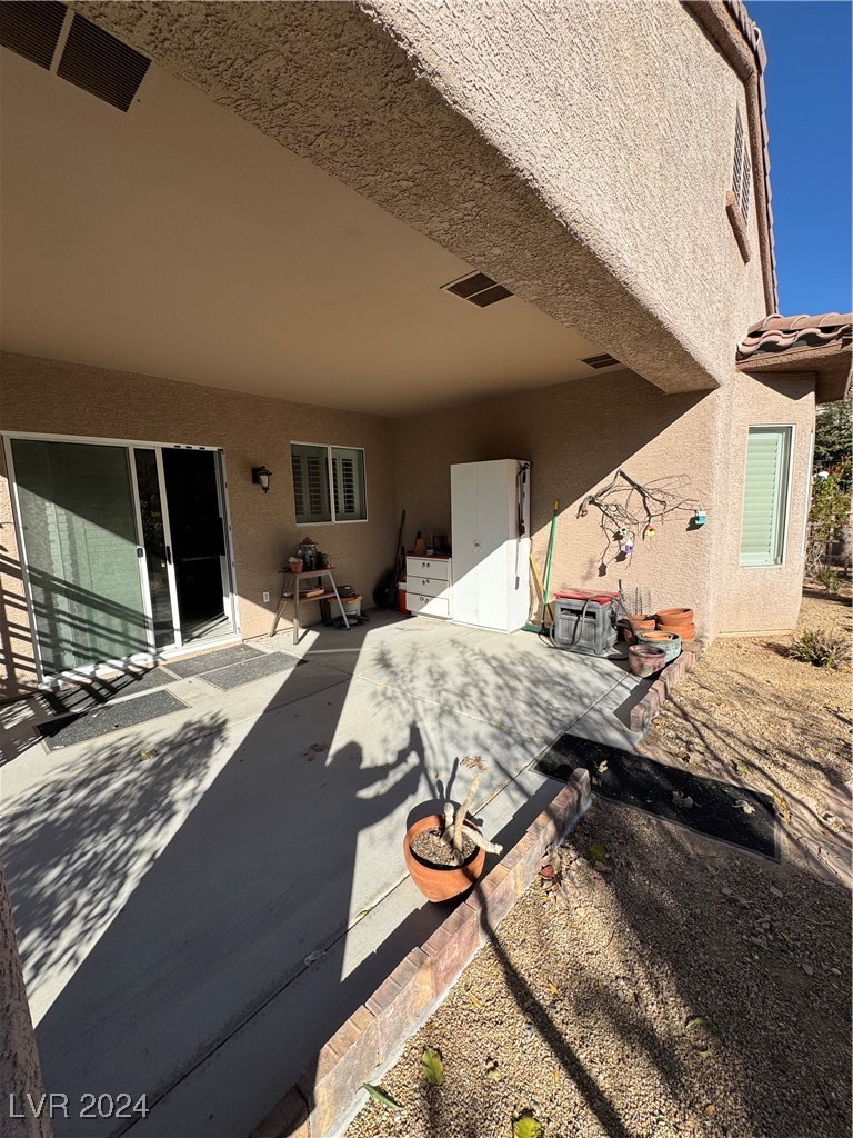 3025 Fort Stanwix Road Henderson, NV 89052 - Photo 37 of 45 Cozy Covered Patio