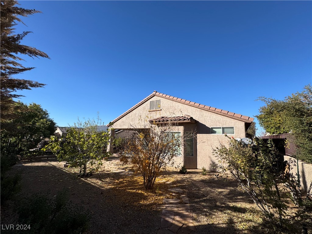 3025 Fort Stanwix Road Henderson, NV 89052 - Photo 38 of 45 Spacious Back Yard w/ Fruit Trees