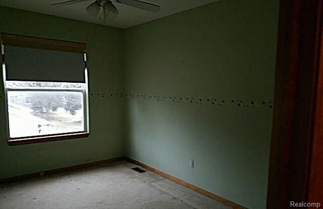 215 North Conklin Road Lake Orion, MI 48362 - Photo 2 of 10 2.jpg