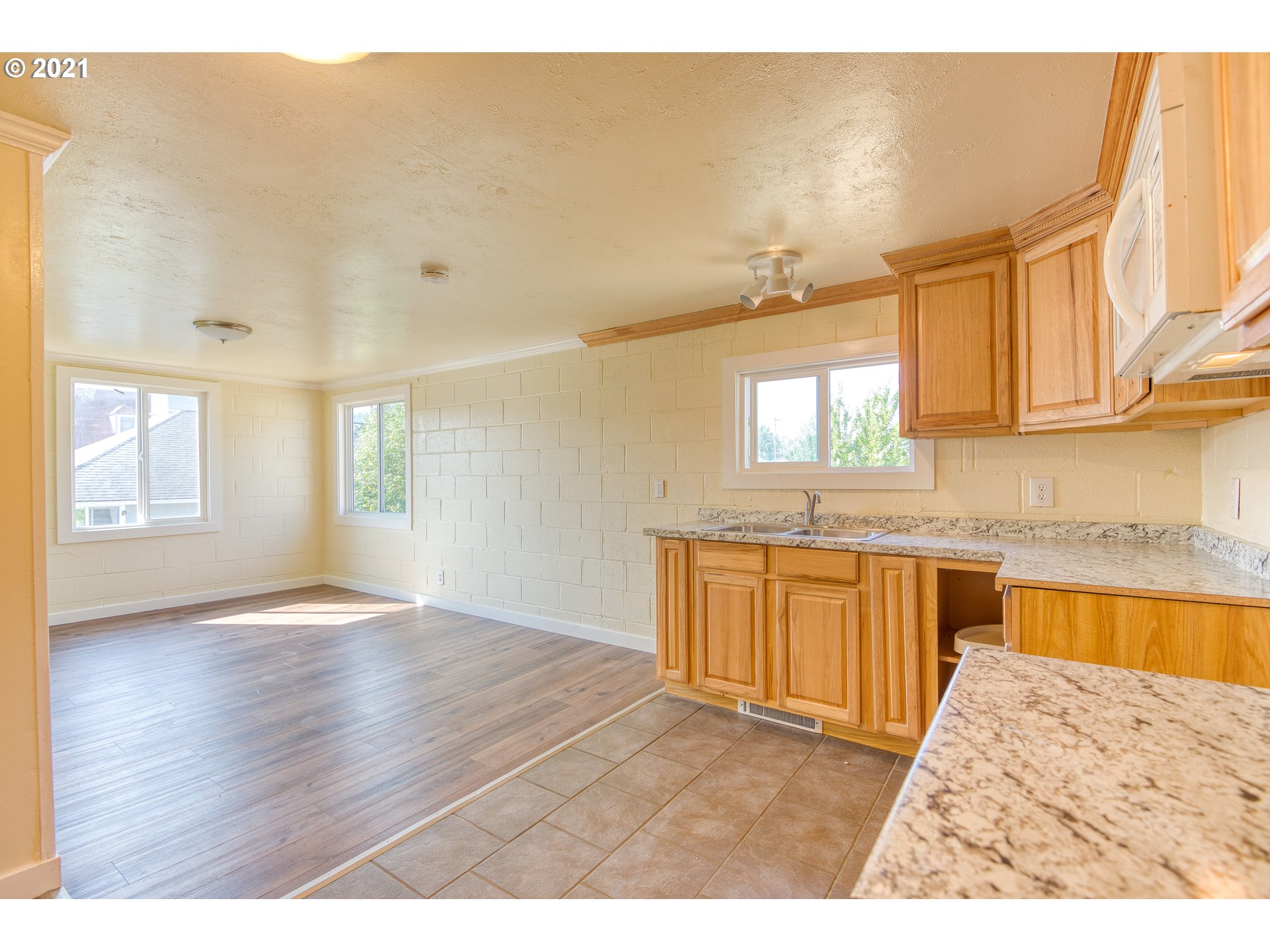 406 6th Street Myrtle Point, OR 97458 - Photo 17 of 30 Gallery Image 17