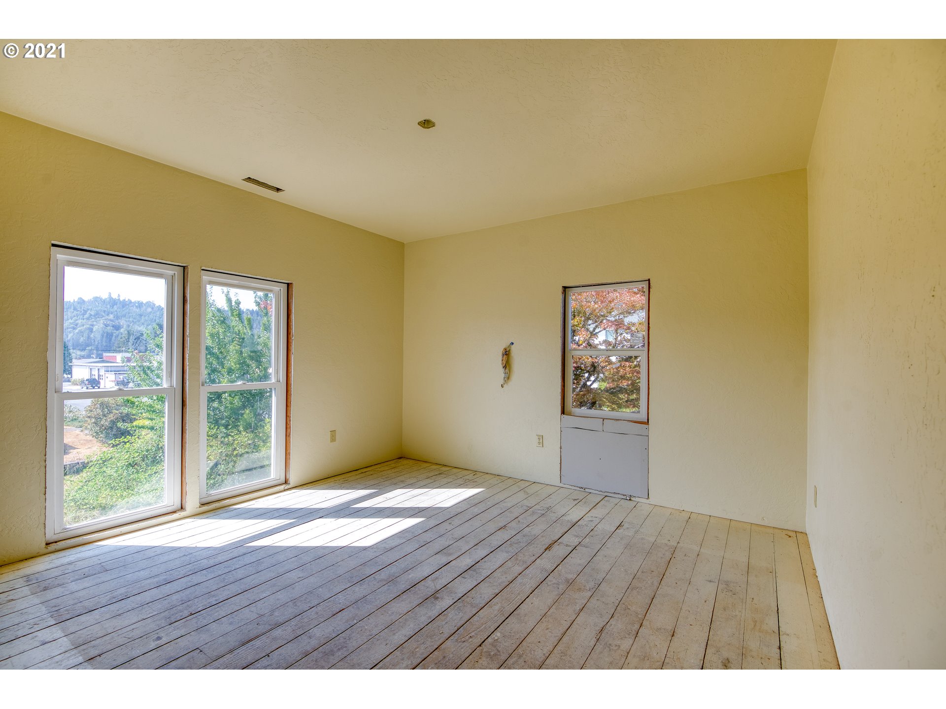 406 6th Street Myrtle Point, OR 97458 - Photo 10 of 30 Gallery Image 10