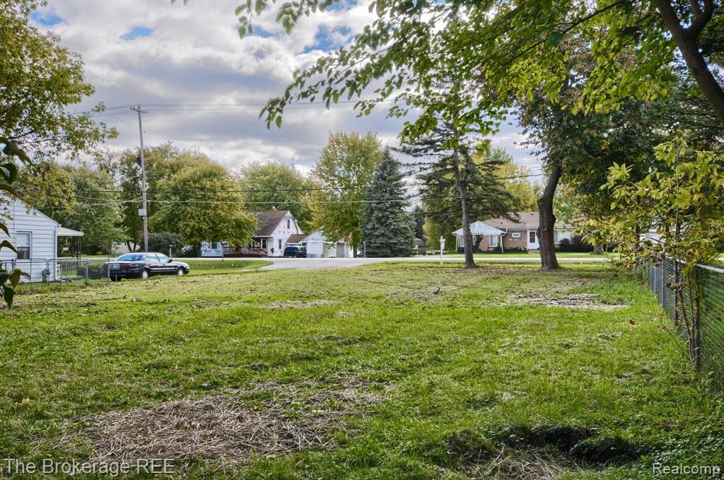 7035 Lapeer Road Davison, MI 48423 - Photo 4 of 6