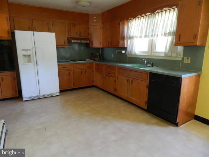 131 North Roland Street Pottstown, PA 19464 - Photo 4 of 18 Gallery Image 4