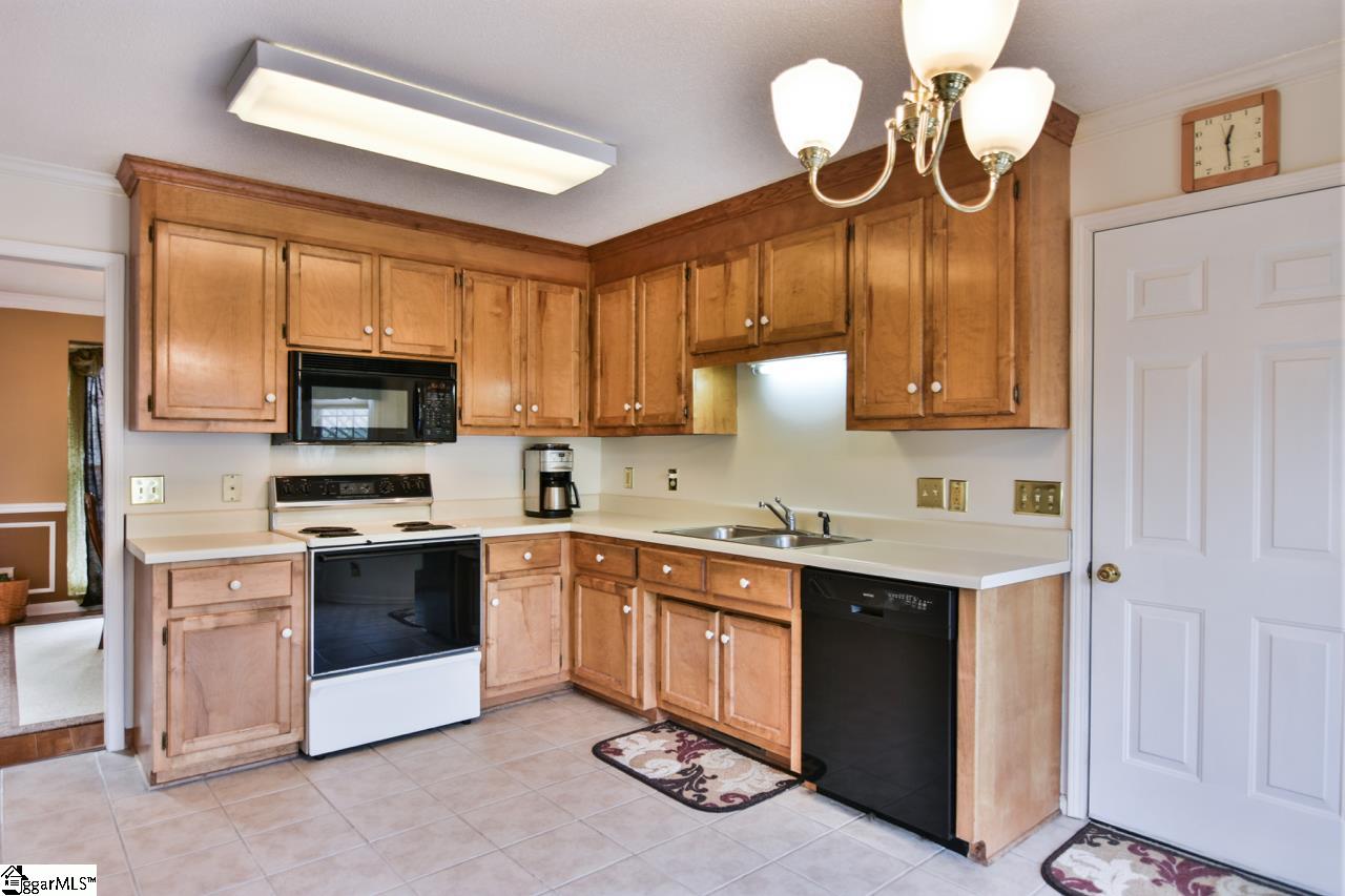 4 Spring Court Simpsonville, SC 29680 - Photo 11 of 31 Gallery Image 11