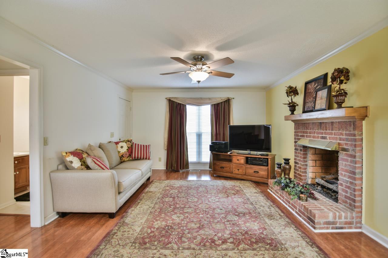 4 Spring Court Simpsonville, SC 29680 - Photo 7 of 31 Gallery Image 7